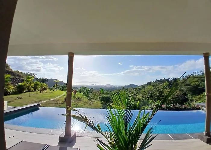 Luxury Villa *